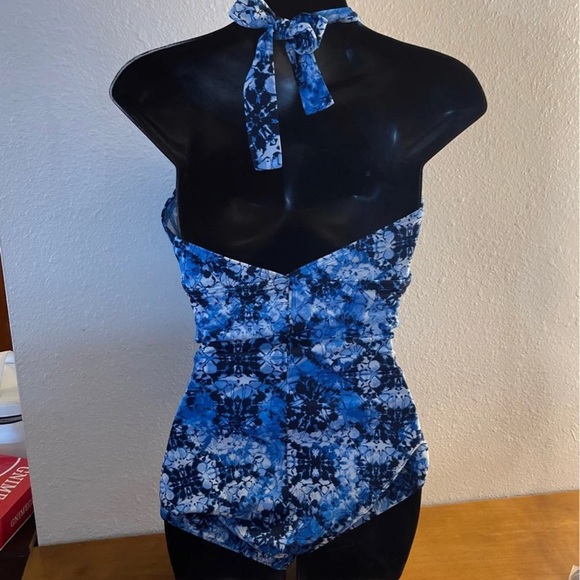 New One Piece Keyhole Neck Slimming One Piece Size 8 Dreamsuit by Miracle Brands - Picture 6 of 6